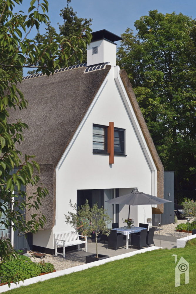Onwijs Knaap Maatwoningen, alles behalve…wit met rieten dak ON-76